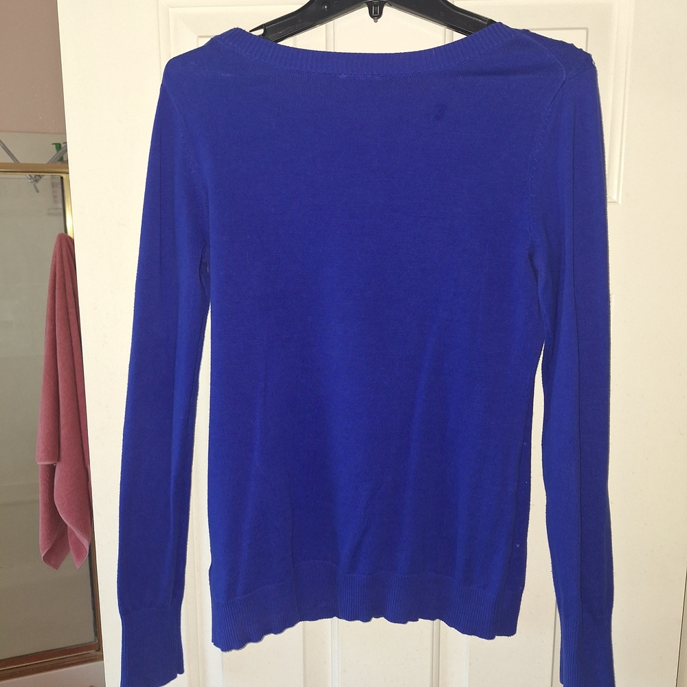 Express Sweater - Picture 7 of 7